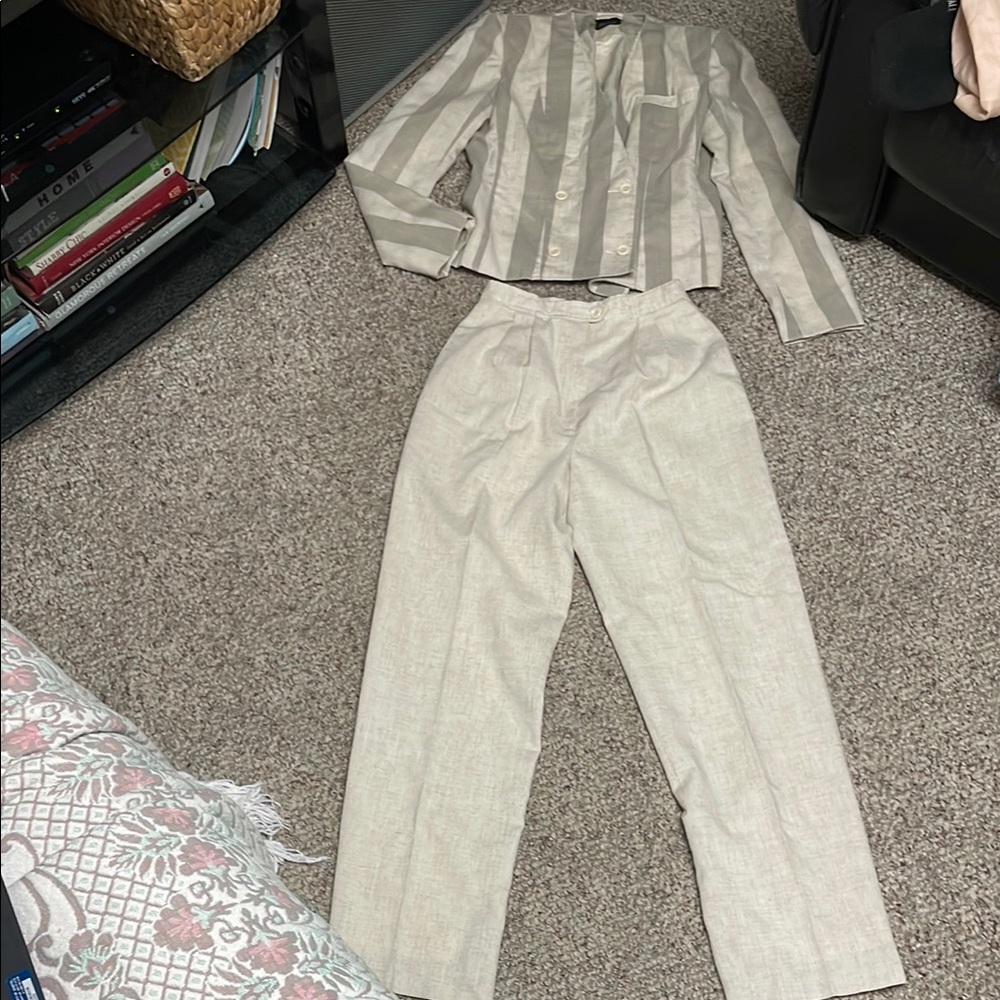 Vintage 90s linen Beige Striped Pant suit